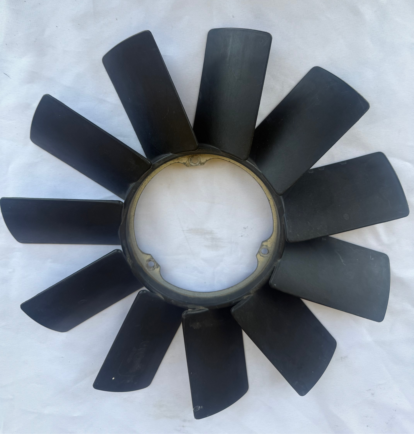 URO Parts BMW E36 E39 E46 X5 Z3 E39 E32 11 Blade Radiator Fan 11521712058