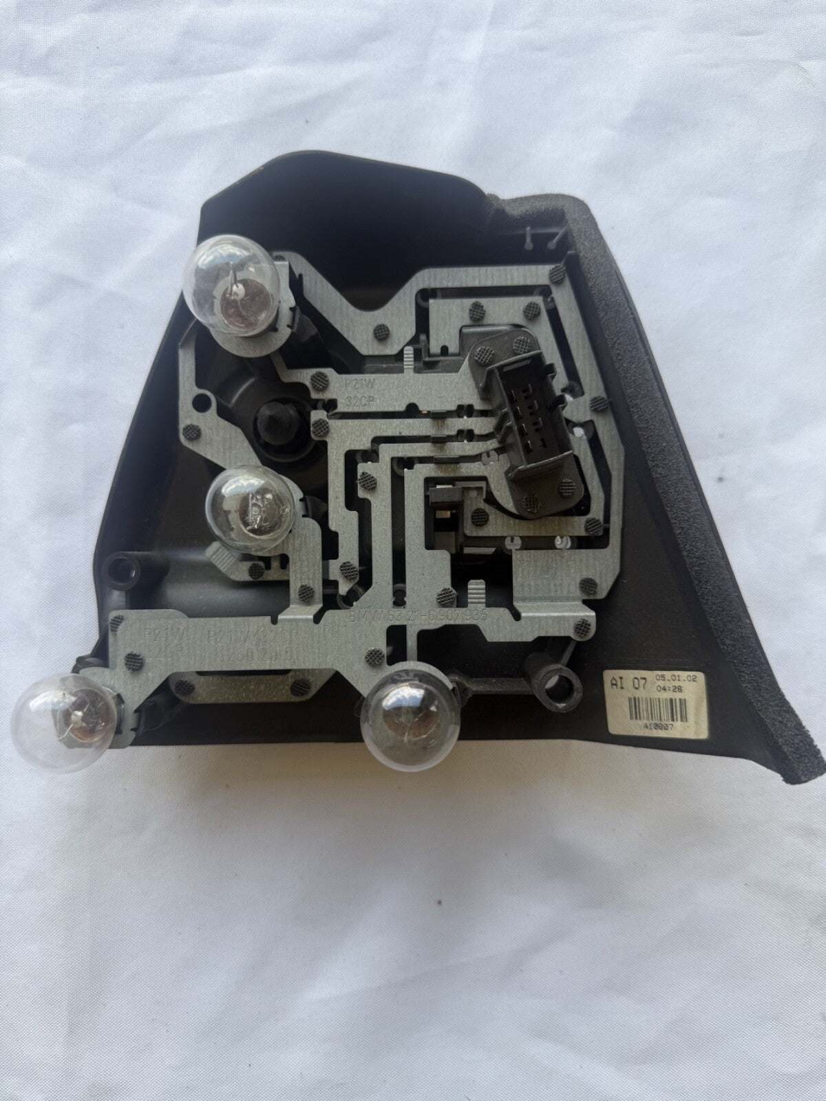 BMW OEM E46 Sedan Tail Light Bulb Socket Cover 63217165865 63216907935