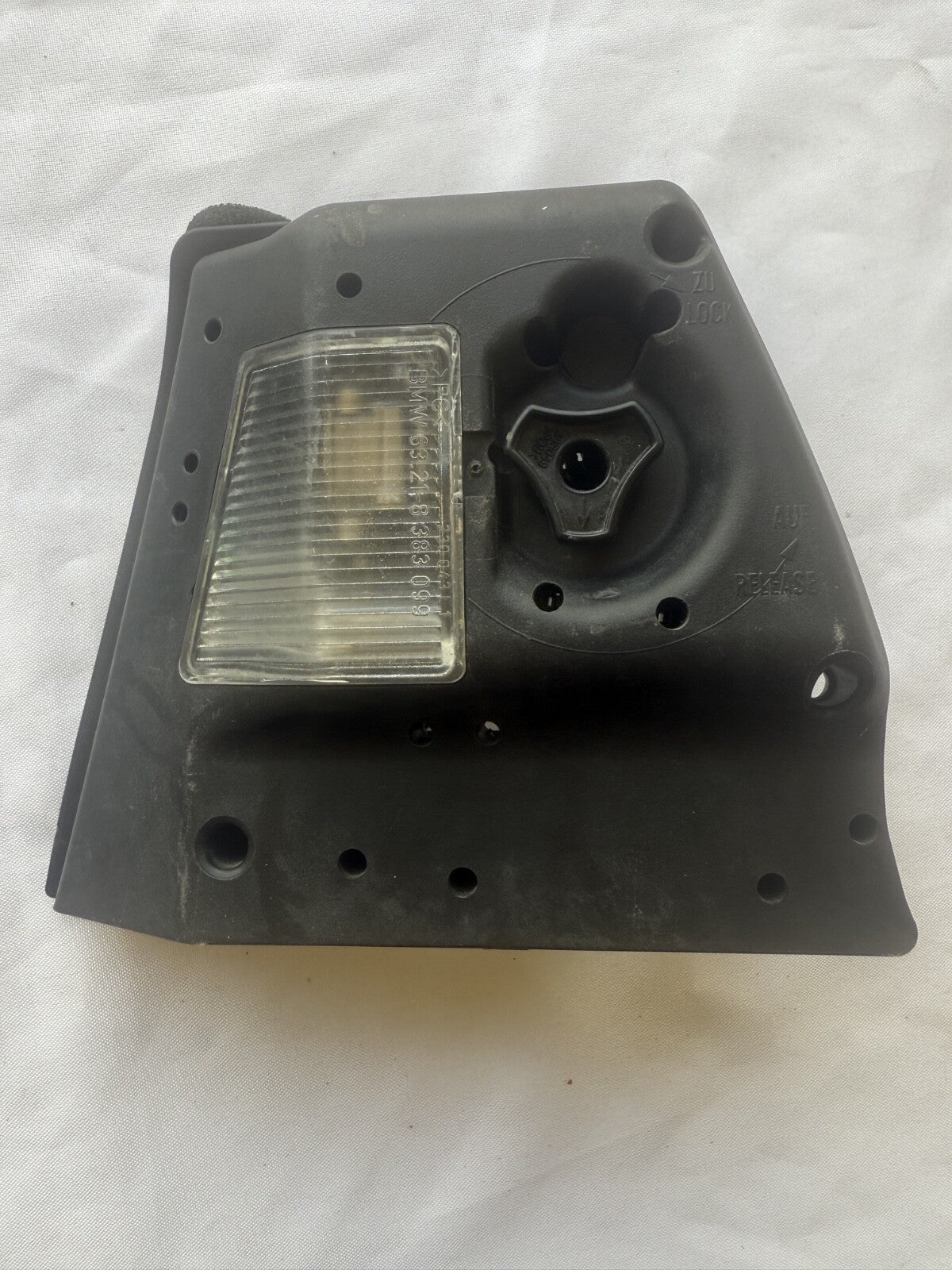 BMW OEM E46 Sedan Tail Light Bulb Socket Cover 63217165865 63216907935