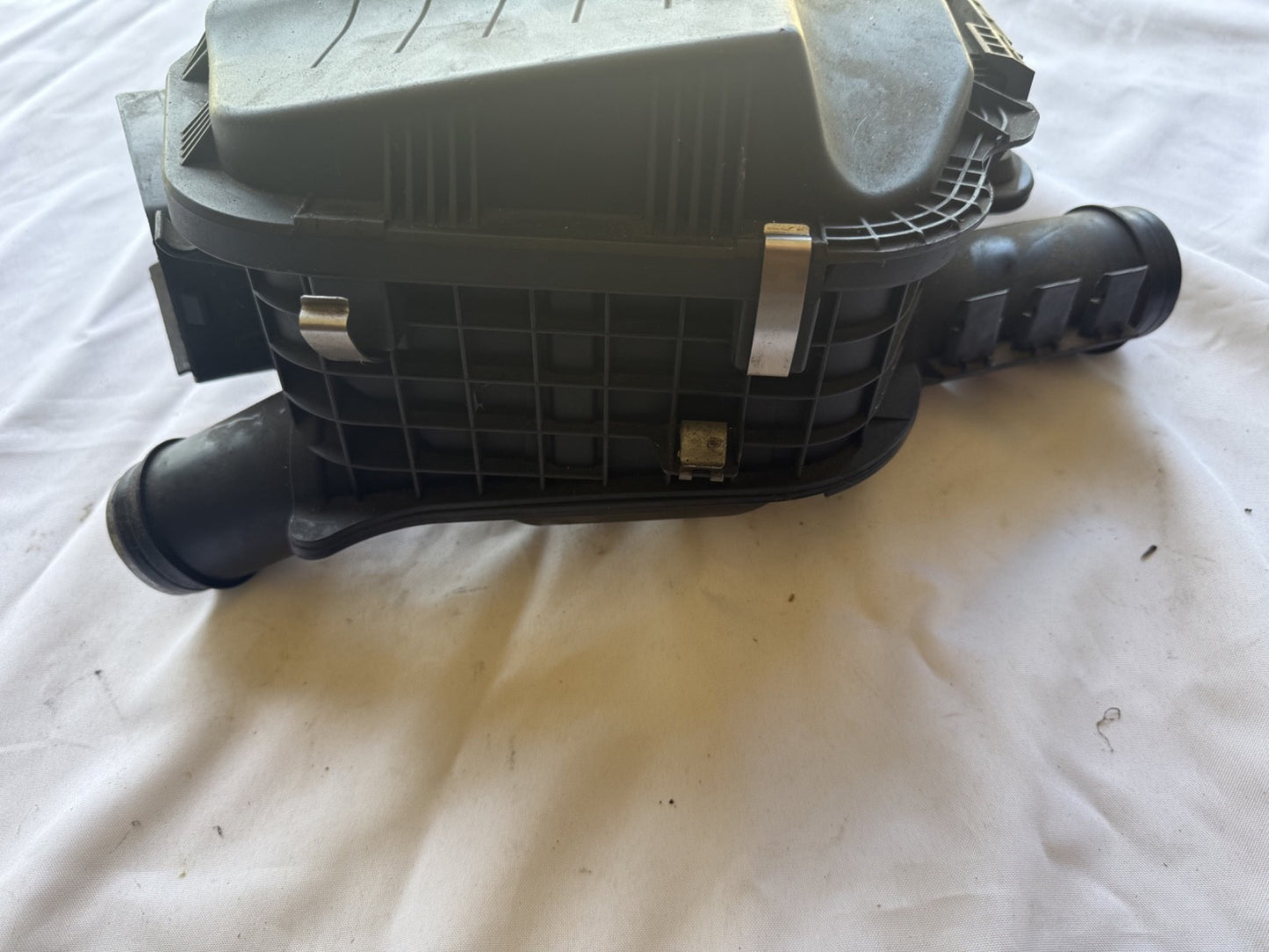 BMW OEM Intake Muffler E90 E91 E92 E93 E60 E61 13717556547