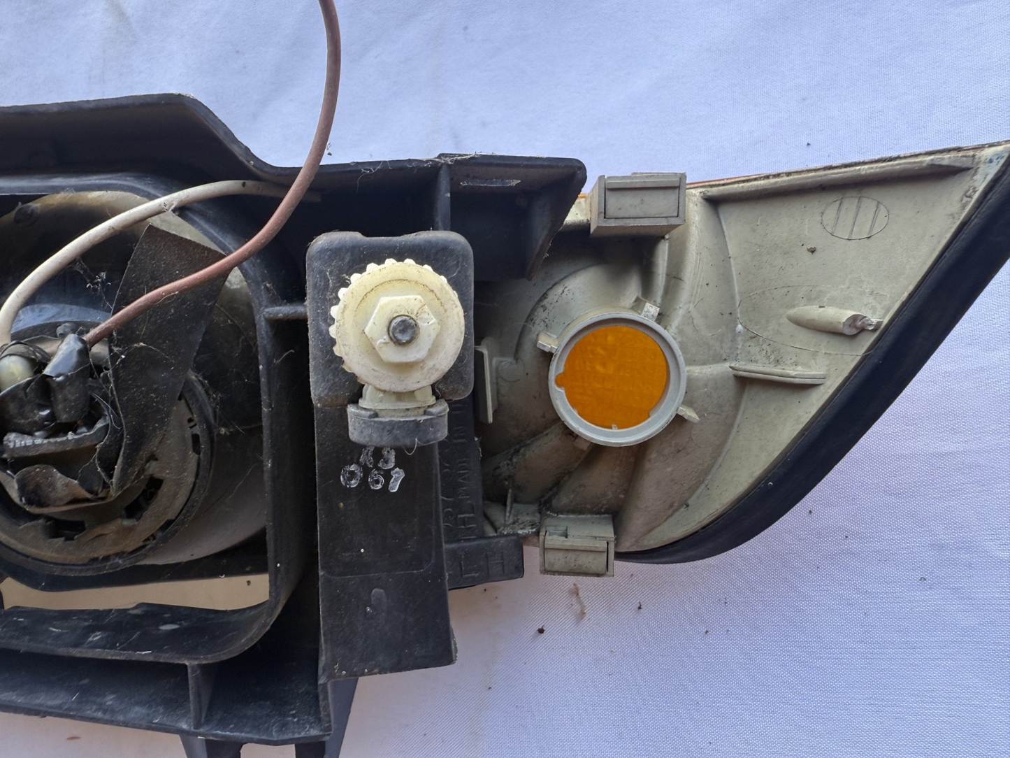 BMW OEM 90-99 E36 Left Headlight Turn Signal 63138353279 63121387861