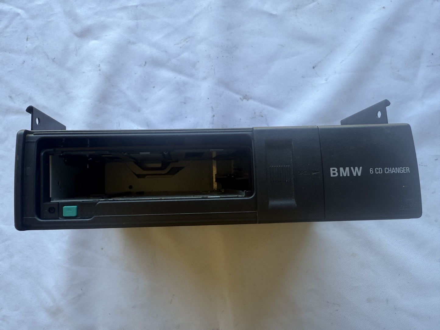 BMW OEM 6 CD Changer E36 E46 E39 X3 X5 Z3 Z4 82111469404