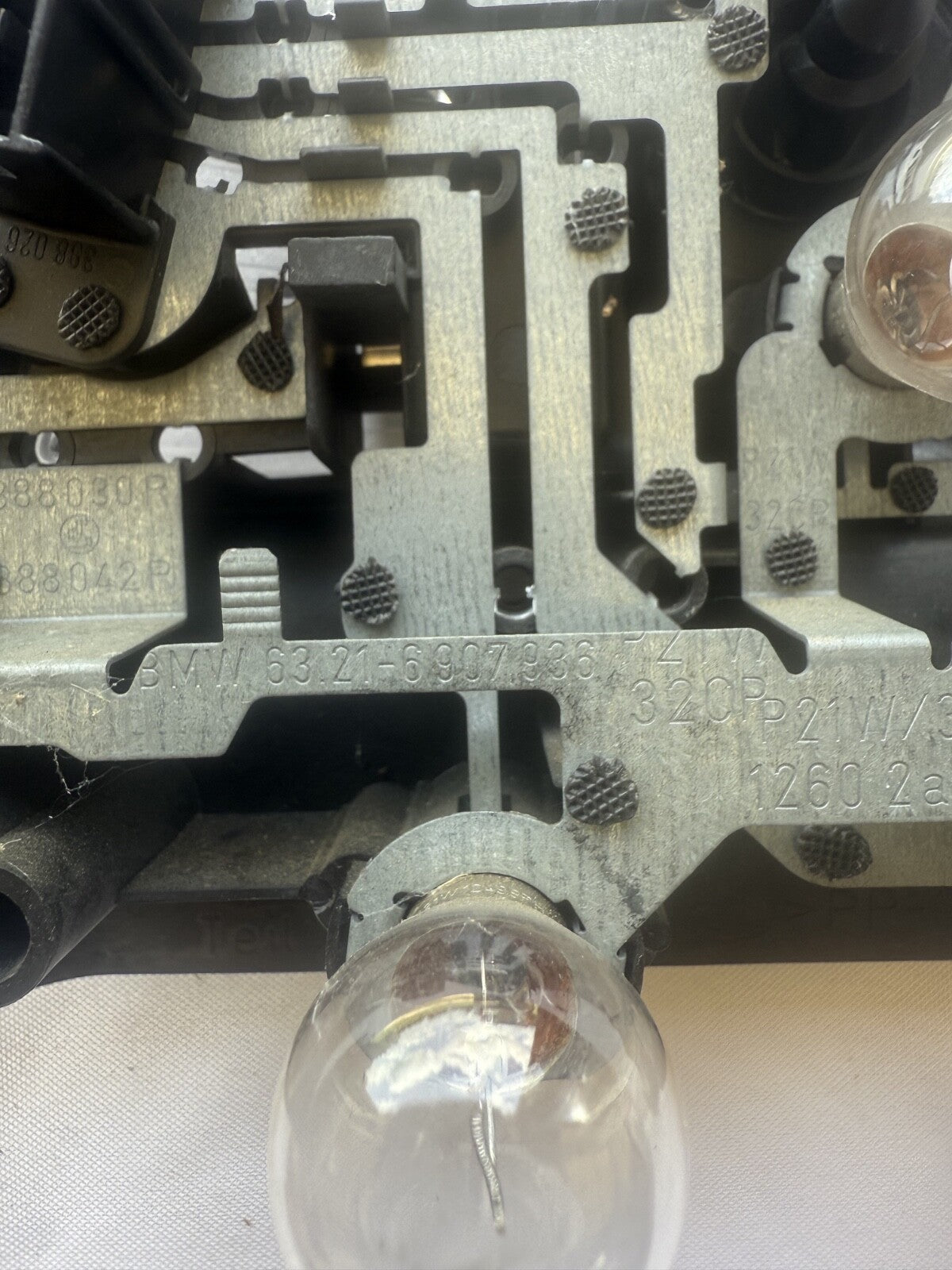 BMW OEM E46 Sedan Tail Light Bulb Socket Cover 63217165866