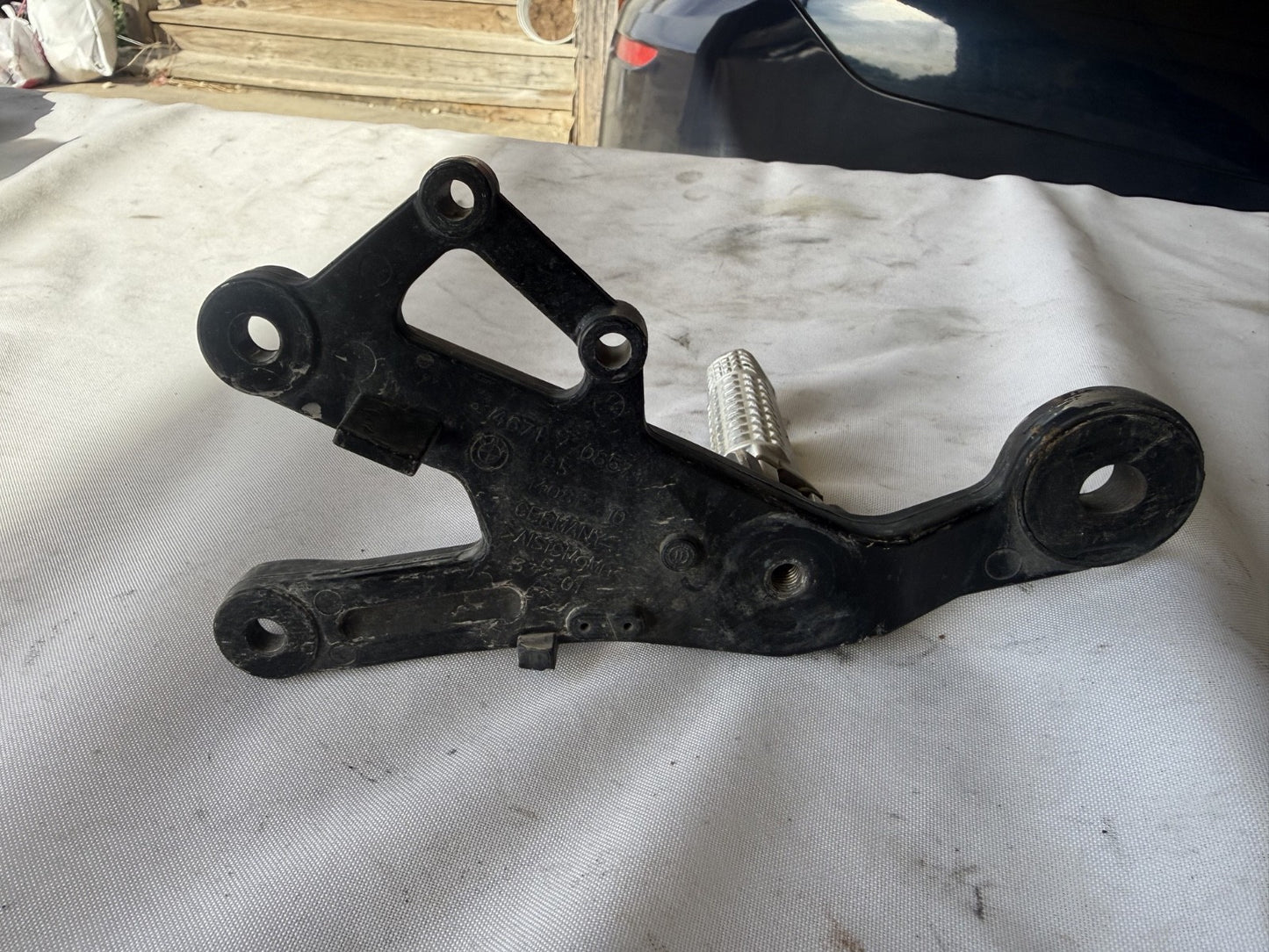 BMW OEM K42 K46 S 1000 RR Right Footpeg Plate 46717708574