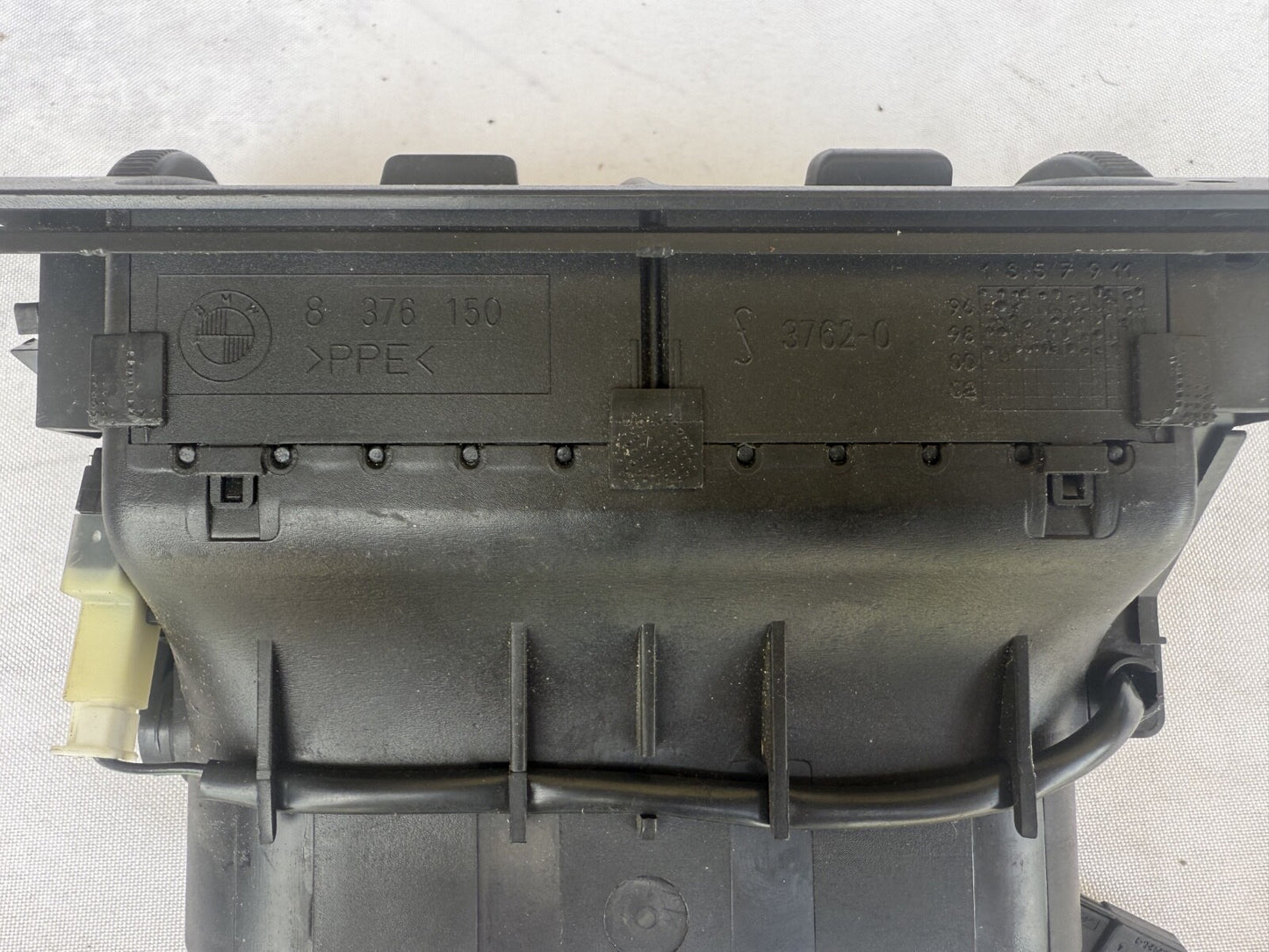 BMW OEM E39 Rear Air Vent 64228376150