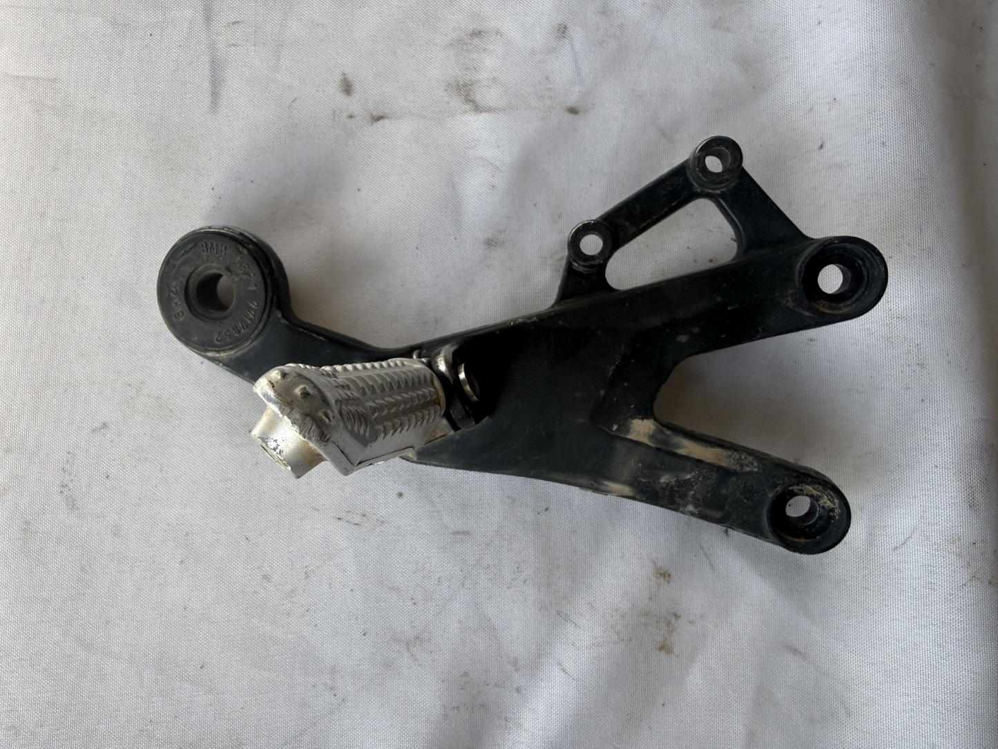 BMW OEM K42 K46 S 1000 RR Right Footpeg Plate 46717708574
